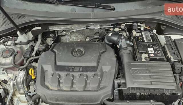 Білий Фольксваген Тігуан, об'ємом двигуна 2.01 л та пробігом 15 тис. км за 27700 $, фото 27 на Automoto.ua