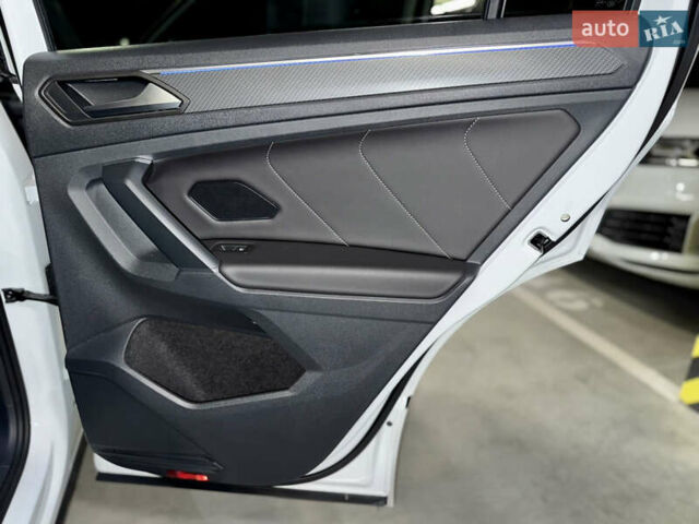 Белый Фольксваген Тигуан, объемом двигателя 2 л и пробегом 48 тыс. км за 42900 $, фото 42 на Automoto.ua