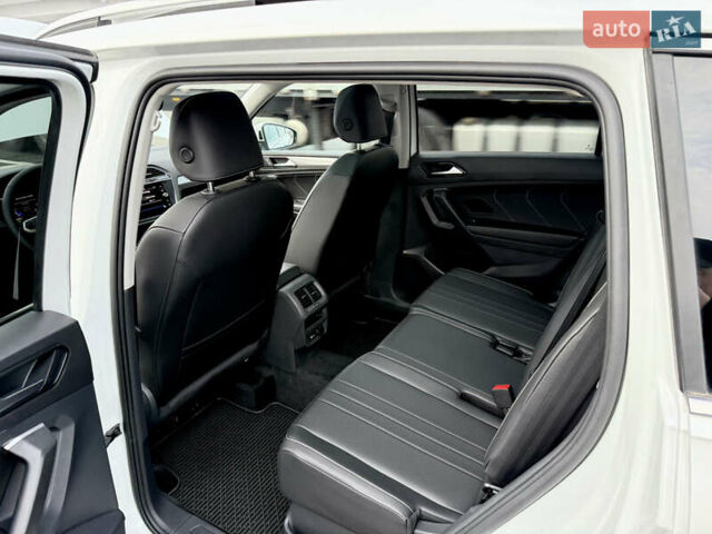 Белый Фольксваген Тигуан, объемом двигателя 1.98 л и пробегом 48 тыс. км за 26999 $, фото 36 на Automoto.ua