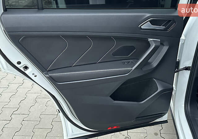 Білий Фольксваген Тігуан, об'ємом двигуна 1.98 л та пробігом 43 тис. км за 27800 $, фото 29 на Automoto.ua