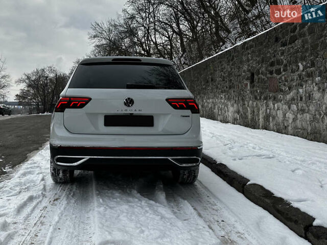 Белый Фольксваген Тигуан, объемом двигателя 1.98 л и пробегом 12 тыс. км за 39000 $, фото 13 на Automoto.ua