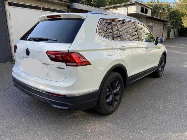 Белый Фольксваген Тигуан, объемом двигателя 2 л и пробегом 31 тыс. км за 16700 $, фото 6 на Automoto.ua