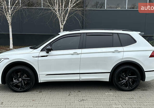 Білий Фольксваген Тігуан, об'ємом двигуна 1.98 л та пробігом 43 тис. км за 27800 $, фото 2 на Automoto.ua