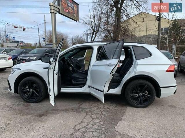 Белый Фольксваген Тигуан, объемом двигателя 2 л и пробегом 45 тыс. км за 28290 $, фото 16 на Automoto.ua