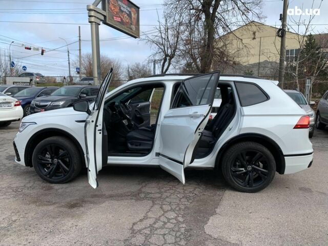 Белый Фольксваген Тигуан, объемом двигателя 2 л и пробегом 45 тыс. км за 28290 $, фото 16 на Automoto.ua