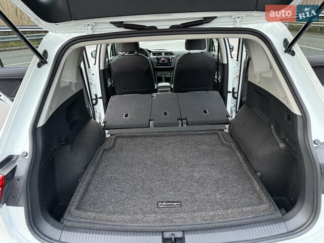 Белый Фольксваген Тигуан, объемом двигателя 1.98 л и пробегом 48 тыс. км за 26999 $, фото 45 на Automoto.ua
