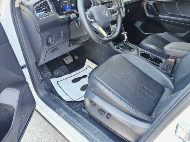 Белый Фольксваген Тигуан, объемом двигателя 2 л и пробегом 23 тыс. км за 12000 $, фото 8 на Automoto.ua