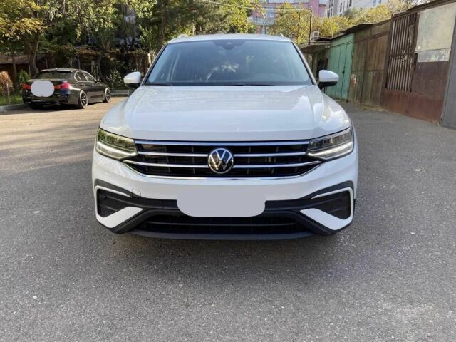 Белый Фольксваген Тигуан, объемом двигателя 2 л и пробегом 31 тыс. км за 16700 $, фото 2 на Automoto.ua