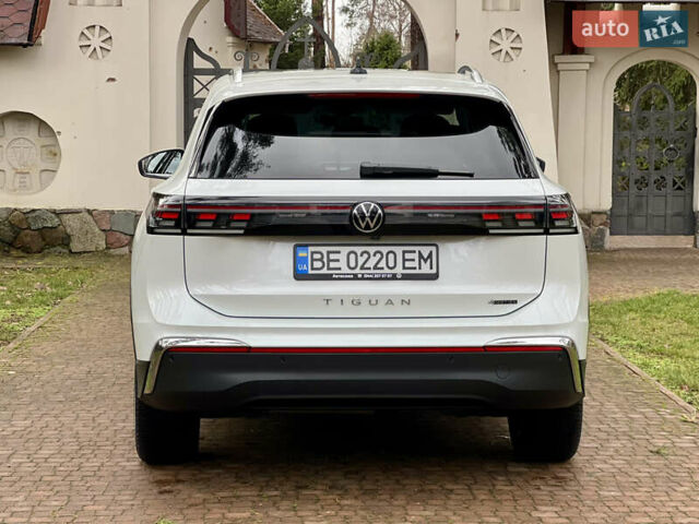 Білий Фольксваген Тігуан, об'ємом двигуна 2 л та пробігом 22 тис. км за 47900 $, фото 32 на Automoto.ua
