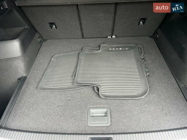 Білий Фольксваген Тігуан, об'ємом двигуна 2 л та пробігом 22 тис. км за 47900 $, фото 52 на Automoto.ua