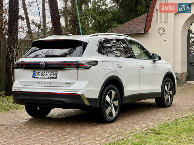 Білий Фольксваген Тігуан, об'ємом двигуна 2 л та пробігом 22 тис. км за 47900 $, фото 36 на Automoto.ua