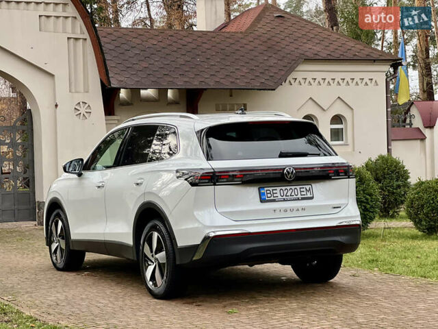 Білий Фольксваген Тігуан, об'ємом двигуна 2 л та пробігом 22 тис. км за 47900 $, фото 31 на Automoto.ua