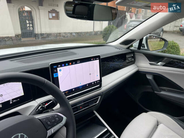 Білий Фольксваген Тігуан, об'ємом двигуна 2 л та пробігом 22 тис. км за 47900 $, фото 78 на Automoto.ua