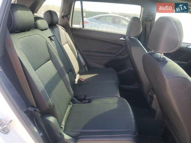 Білий Фольксваген Тігуан, об'ємом двигуна 1.98 л та пробігом 22 тис. км за 9000 $, фото 9 на Automoto.ua