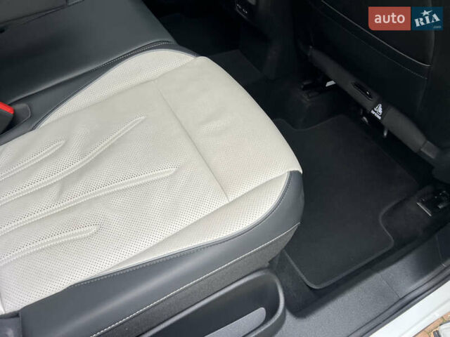 Білий Фольксваген Тігуан, об'ємом двигуна 2 л та пробігом 22 тис. км за 47900 $, фото 127 на Automoto.ua