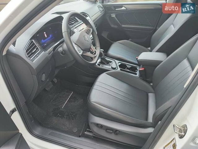 Белый Фольксваген Тигуан, объемом двигателя 1.98 л и пробегом 10 тыс. км за 28500 $, фото 16 на Automoto.ua