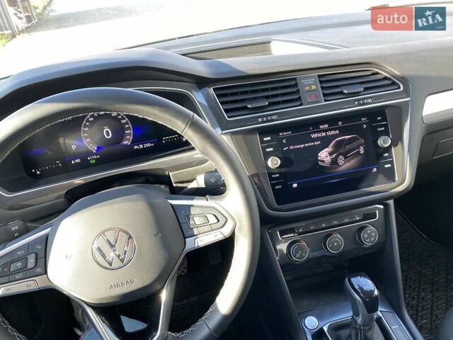 Белый Фольксваген Тигуан, объемом двигателя 2 л и пробегом 5 тыс. км за 24300 $, фото 33 на Automoto.ua