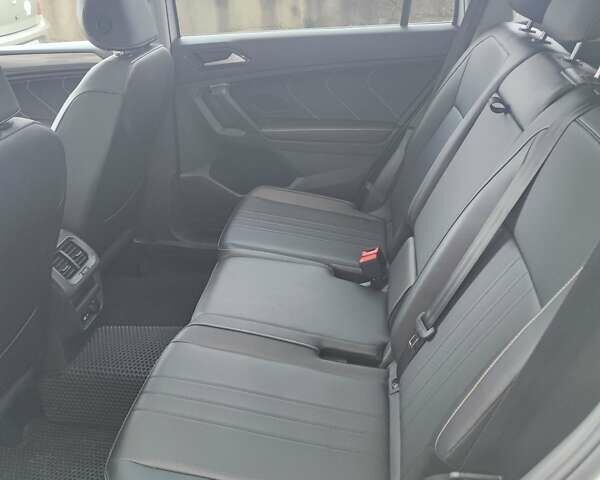 Белый Фольксваген Тигуан, объемом двигателя 1.98 л и пробегом 10 тыс. км за 28500 $, фото 15 на Automoto.ua