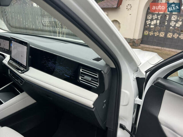 Білий Фольксваген Тігуан, об'ємом двигуна 2 л та пробігом 22 тис. км за 47900 $, фото 135 на Automoto.ua