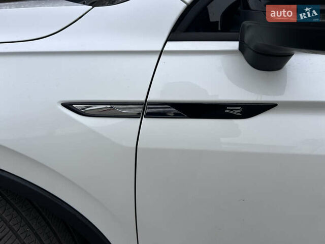 Белый Фольксваген Тигуан, объемом двигателя 1.98 л и пробегом 28 тыс. км за 28500 $, фото 13 на Automoto.ua