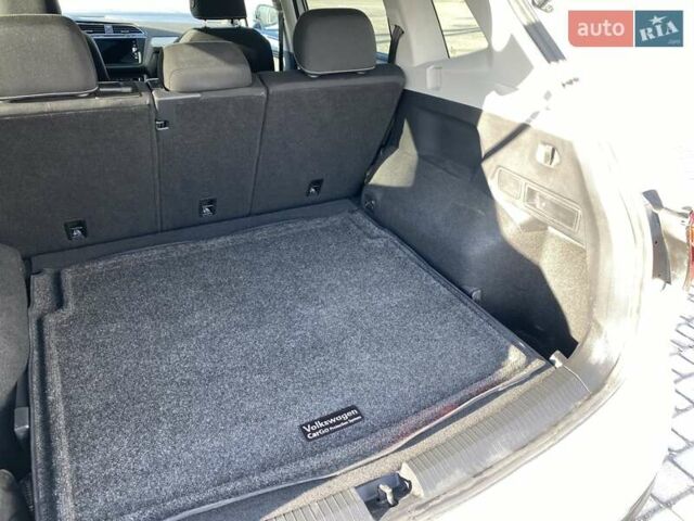 Белый Фольксваген Тигуан, объемом двигателя 2 л и пробегом 5 тыс. км за 24300 $, фото 21 на Automoto.ua