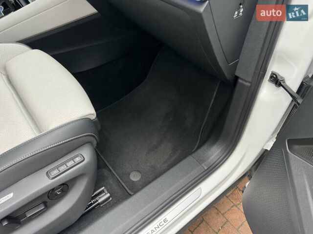 Білий Фольксваген Тігуан, об'ємом двигуна 2 л та пробігом 22 тис. км за 47900 $, фото 137 на Automoto.ua