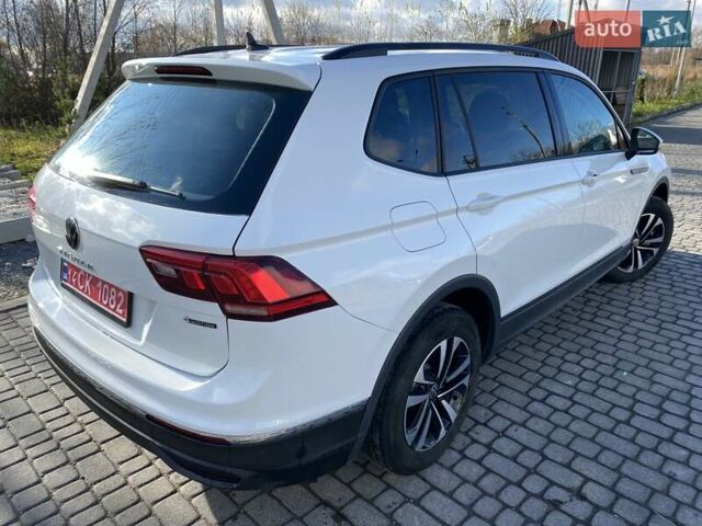 Белый Фольксваген Тигуан, объемом двигателя 2 л и пробегом 5 тыс. км за 24300 $, фото 9 на Automoto.ua