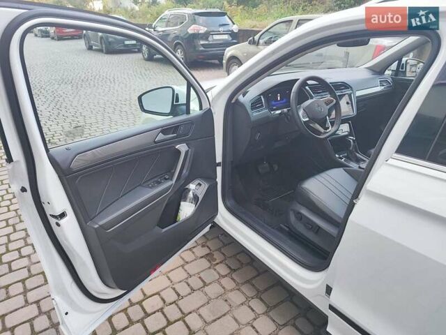 Белый Фольксваген Тигуан, объемом двигателя 1.98 л и пробегом 10 тыс. км за 28500 $, фото 12 на Automoto.ua