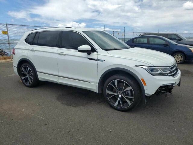 Белый Фольксваген Тигуан, объемом двигателя 2 л и пробегом 11 тыс. км за 8300 $, фото 3 на Automoto.ua