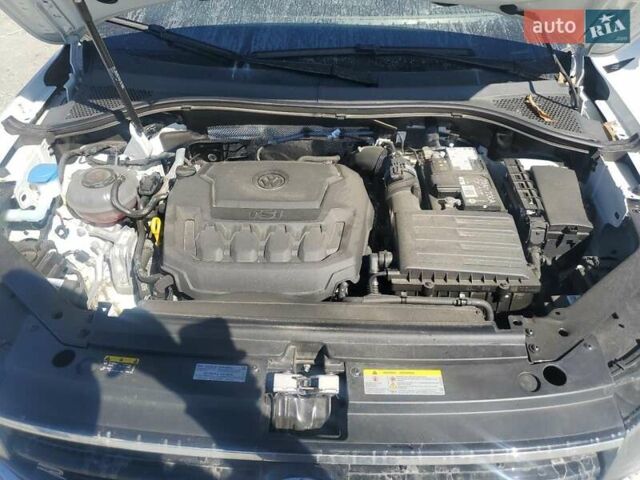 Білий Фольксваген Тігуан, об'ємом двигуна 1.98 л та пробігом 22 тис. км за 9000 $, фото 10 на Automoto.ua