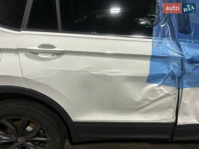 Белый Фольксваген Тигуан, объемом двигателя 1.98 л и пробегом 38 тыс. км за 22999 $, фото 12 на Automoto.ua