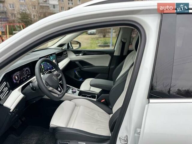 Белый Фольксваген Тигуан, объемом двигателя 1.97 л и пробегом 22 тыс. км за 45800 $, фото 3 на Automoto.ua