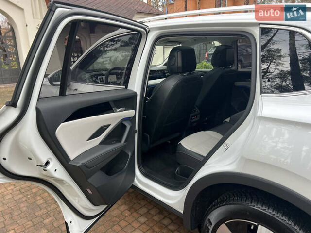 Білий Фольксваген Тігуан, об'ємом двигуна 2 л та пробігом 22 тис. км за 47900 $, фото 113 на Automoto.ua