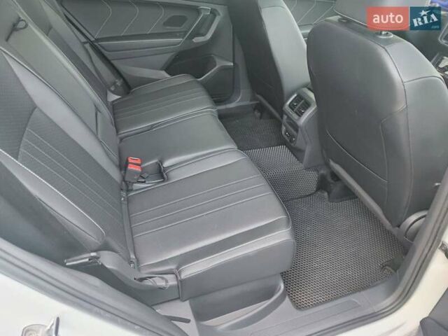 Белый Фольксваген Тигуан, объемом двигателя 1.98 л и пробегом 10 тыс. км за 28500 $, фото 20 на Automoto.ua