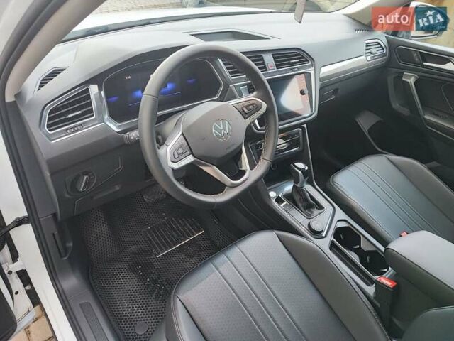 Белый Фольксваген Тигуан, объемом двигателя 1.98 л и пробегом 10 тыс. км за 28500 $, фото 13 на Automoto.ua