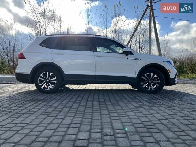 Белый Фольксваген Тигуан, объемом двигателя 2 л и пробегом 5 тыс. км за 24300 $, фото 3 на Automoto.ua