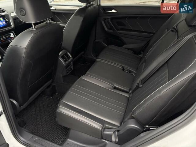 Білий Фольксваген Тігуан, об'ємом двигуна 1.98 л та пробігом 10 тис. км за 27000 $, фото 23 на Automoto.ua