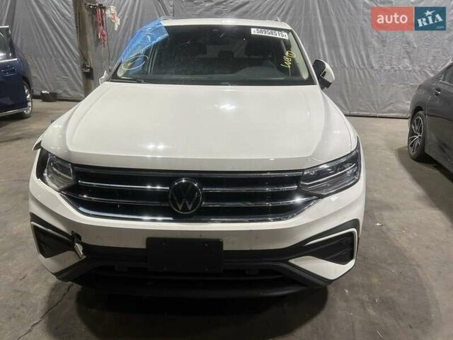 Белый Фольксваген Тигуан, объемом двигателя 1.98 л и пробегом 38 тыс. км за 22999 $, фото 6 на Automoto.ua