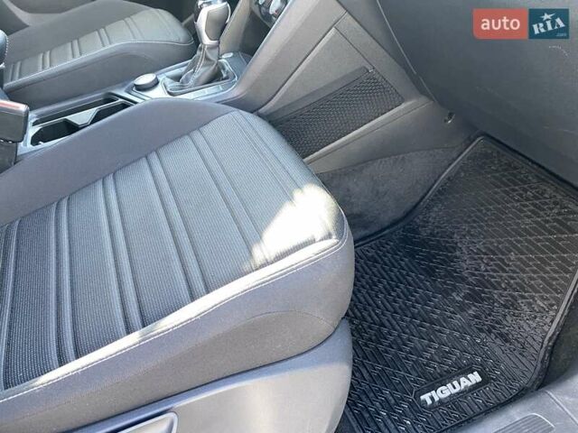 Белый Фольксваген Тигуан, объемом двигателя 2 л и пробегом 5 тыс. км за 24300 $, фото 29 на Automoto.ua