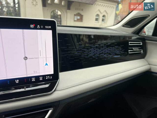 Білий Фольксваген Тігуан, об'ємом двигуна 2 л та пробігом 22 тис. км за 47900 $, фото 86 на Automoto.ua