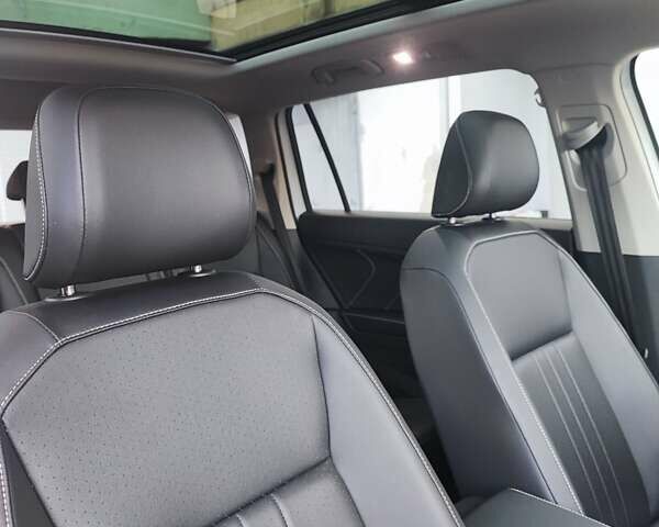 Белый Фольксваген Тигуан, объемом двигателя 1.98 л и пробегом 10 тыс. км за 28500 $, фото 23 на Automoto.ua