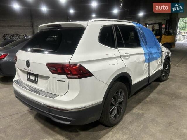 Белый Фольксваген Тигуан, объемом двигателя 1.98 л и пробегом 38 тыс. км за 22999 $, фото 4 на Automoto.ua