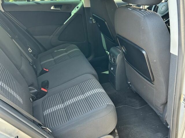 Бежевий Фольксваген Тігуан, об'ємом двигуна 2 л та пробігом 193 тис. км за 12300 $, фото 4 на Automoto.ua