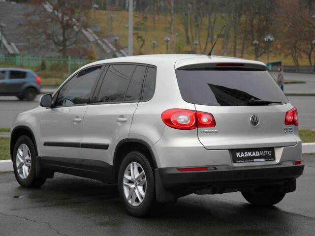 Бежевый Фольксваген Тигуан, объемом двигателя 2 л и пробегом 152 тыс. км за 10500 $, фото 3 на Automoto.ua
