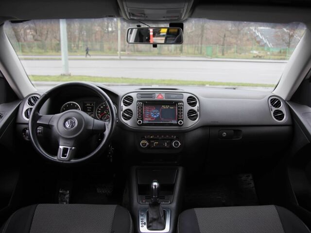 Бежевый Фольксваген Тигуан, объемом двигателя 2 л и пробегом 152 тыс. км за 10500 $, фото 11 на Automoto.ua