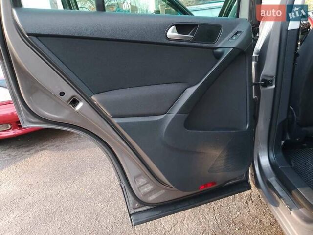 Бежевый Фольксваген Тигуан, объемом двигателя 1.98 л и пробегом 222 тыс. км за 10700 $, фото 15 на Automoto.ua