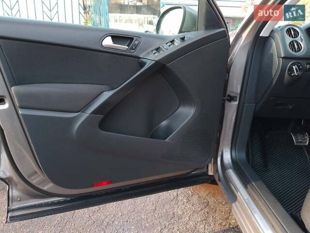 Бежевый Фольксваген Тигуан, объемом двигателя 1.98 л и пробегом 222 тыс. км за 10700 $, фото 12 на Automoto.ua