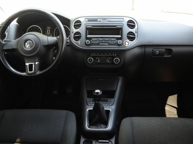 Бежевий Фольксваген Тігуан, об'ємом двигуна 1.4 л та пробігом 211 тис. км за 11500 $, фото 8 на Automoto.ua