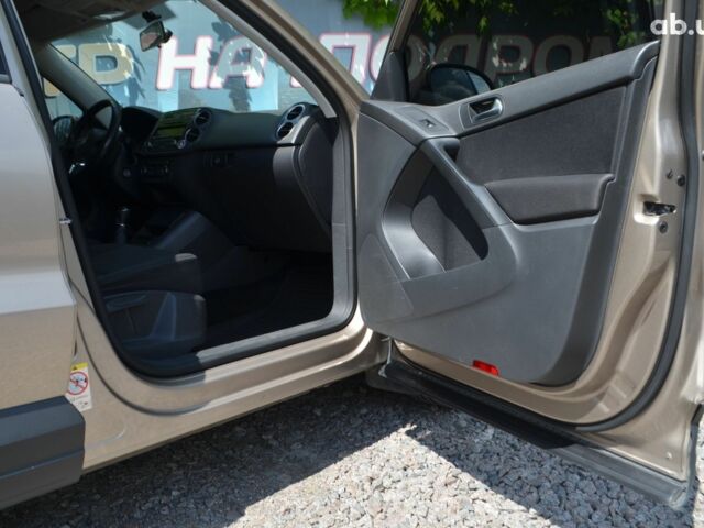 Бежевий Фольксваген Тігуан, об'ємом двигуна 1.4 л та пробігом 211 тис. км за 11500 $, фото 10 на Automoto.ua