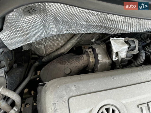 Бежевый Фольксваген Тигуан, объемом двигателя 1.97 л и пробегом 208 тыс. км за 12800 $, фото 3 на Automoto.ua